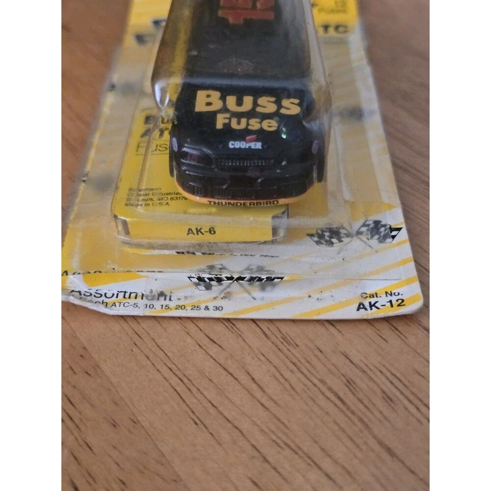 Vintage Buss Fuses Jerry Nadeau #15 Ford Thunderbird 1:64 Diecast Car AK-12 New